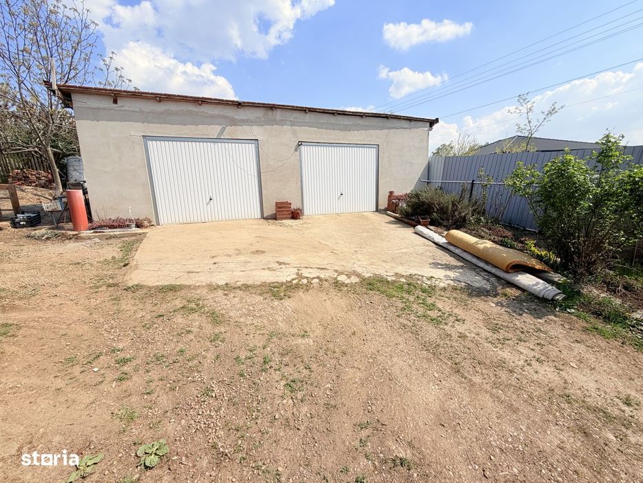 Vand casa in Paleu, Jud Bihor!3 cam., living mare, garaj.Teren 711 mp.
