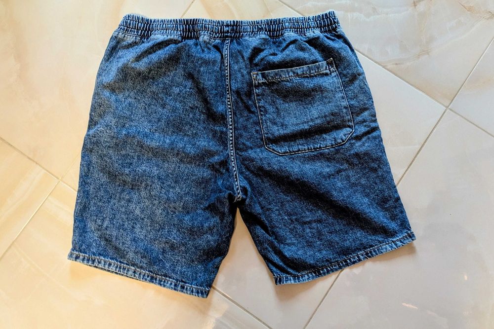 Къси Панталони H&M Regular Fit Размер XL 2 Цвятa Цената е за Двата Общо