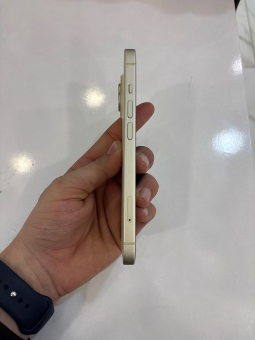 iPhone 15 128gb yellow идеален
