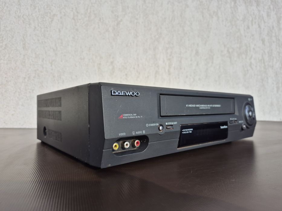 Vând video casette recorder,marca Daewoo,model T844-(T5),fabricat made in Korea 
- commercial skip 
NTSC PLAY BACK On PAL Tv 

- compatibile with 16