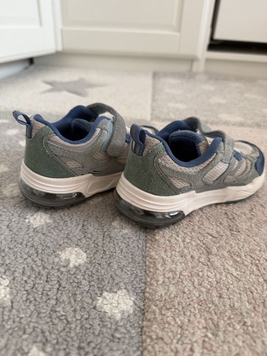 Nike, Zara, Next 21ви 22ри 23ти