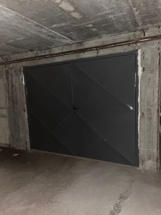 Гараж  с ток  и право на строеж върху него