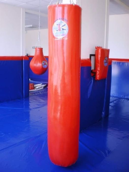 Здрав  тежък боксов чувал 180х33 см. 85-90 кг.5г.Гар. и на открито !