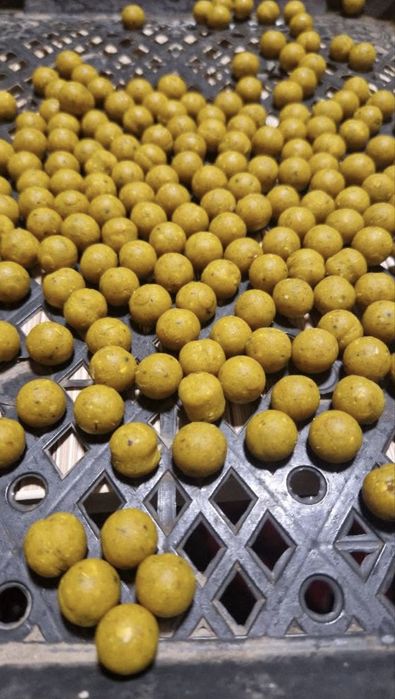 Vand boilies incepand cu diametrul de 14,16,20mm