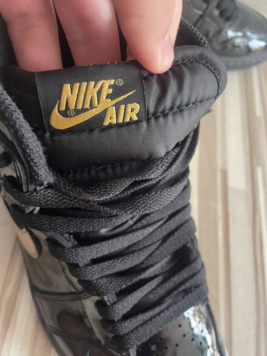 Jordan 1 Metallic Gold