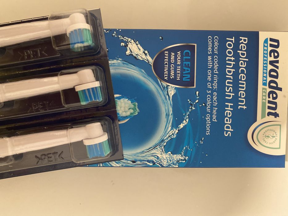 2 Periute electrice Oral B reincarcabile