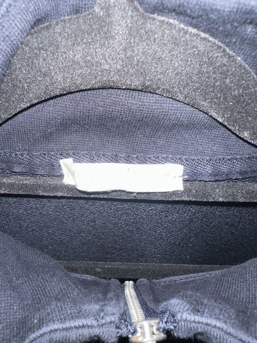 Полузамок Zara.