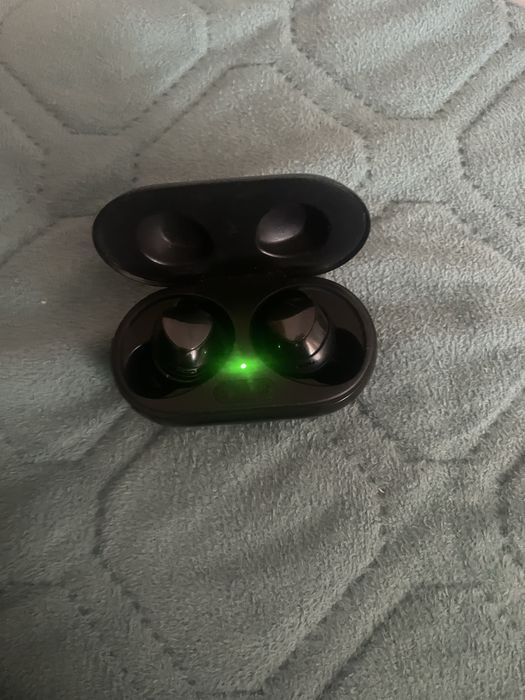 Продаю наушник за 10000тг