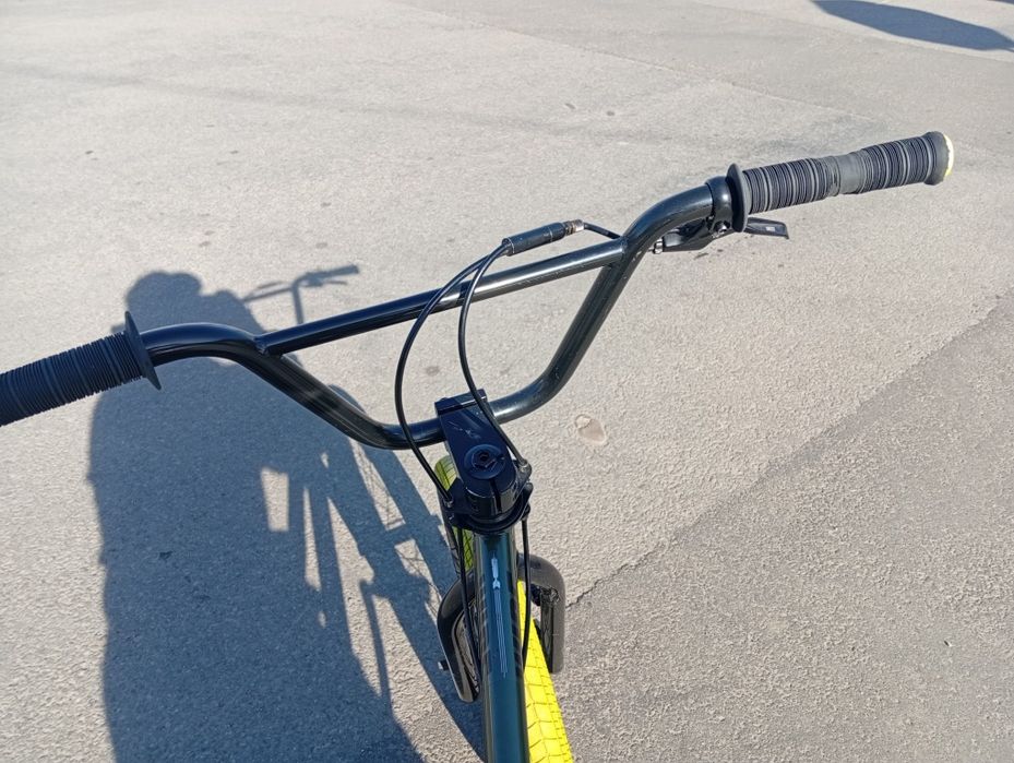 BMX wipe cu roti pe 20 inch