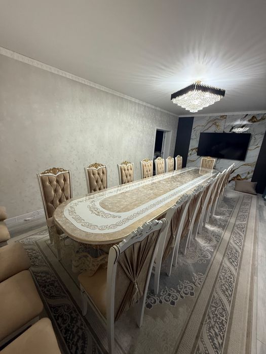 Стол со стульями за 550к