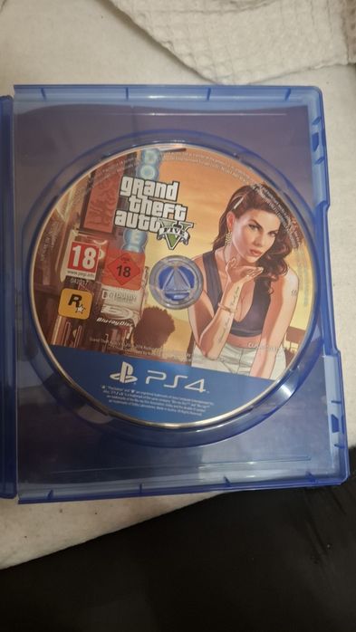 GTA 5 зa PS4 във Отлично състояние