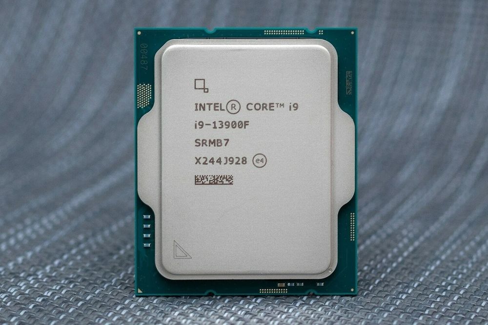 Vând procesor i9 13900F