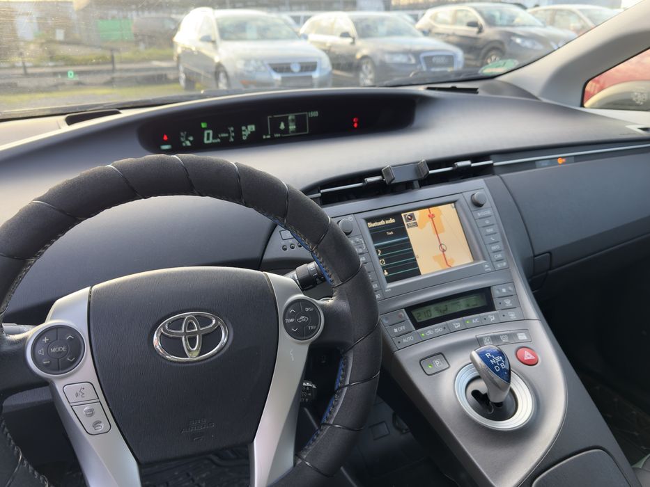 Toyota Prius Gen 3 full