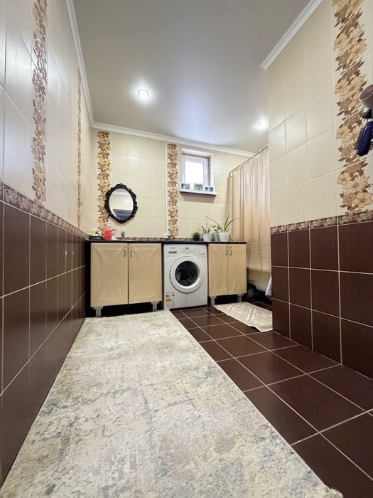 Продается дом с магазином.