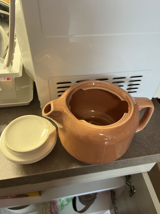 Порцеланово чайниче за декупаж