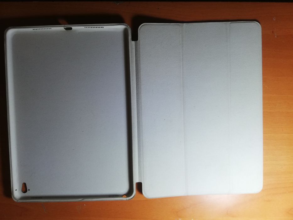 Продам чехол на Айпад  Ipad Pro