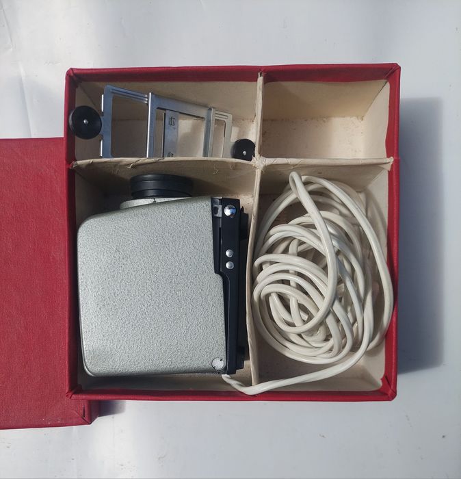 Proiector diapozitive și diafilme românesc Diascol  IOR