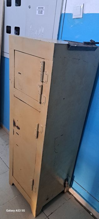 Продам железный сейф