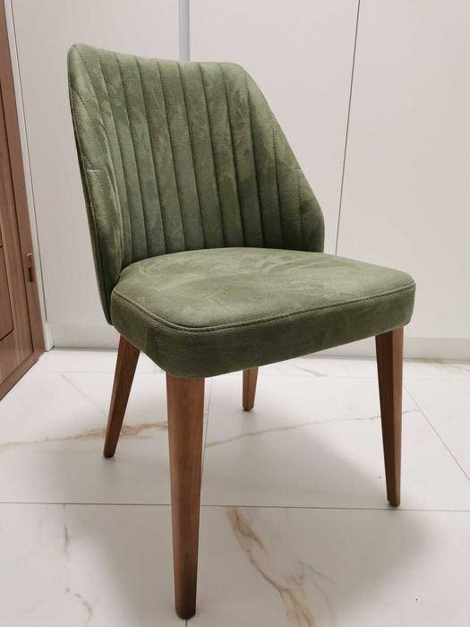 Трапезни столове