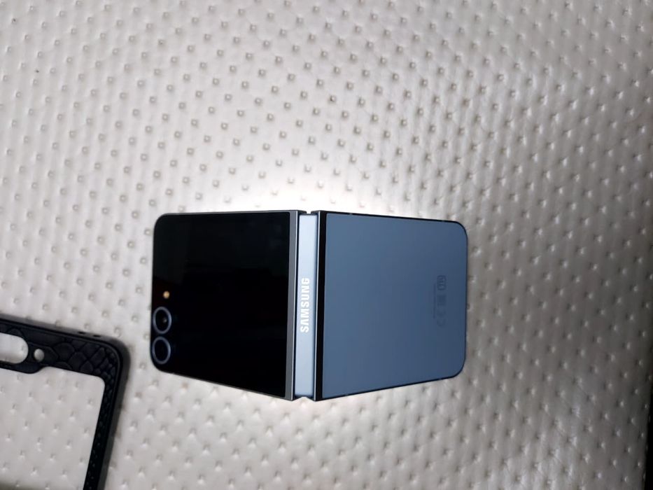 Продам galaxy flip 6 12/256