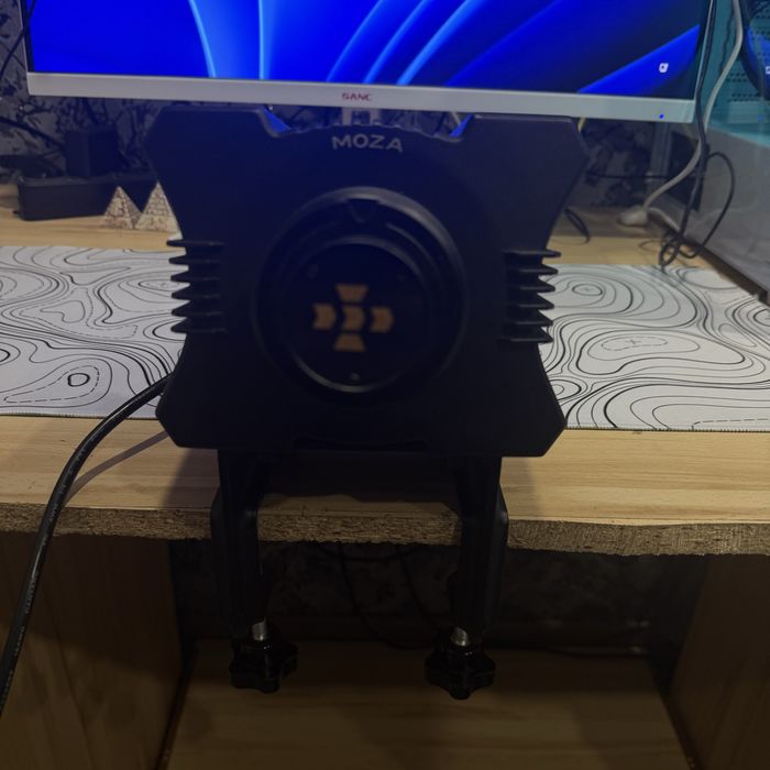 Продам игровой руль moza r5