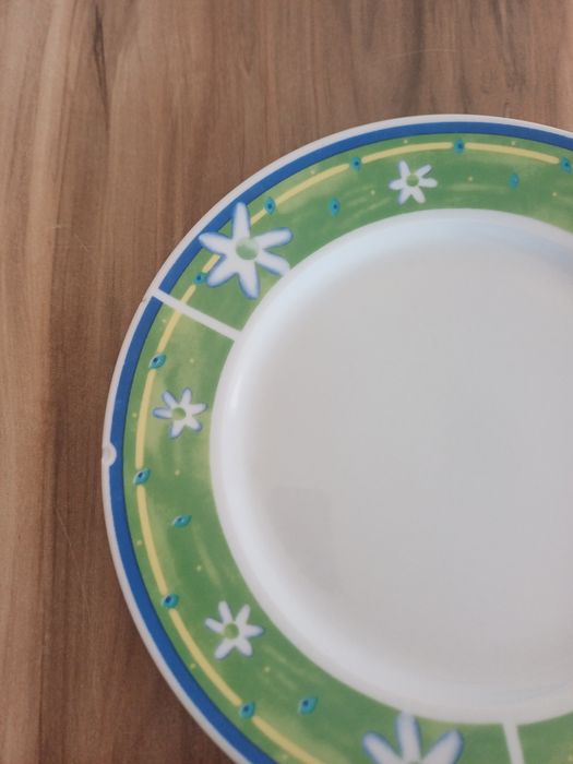 Комплект от 18 чинии