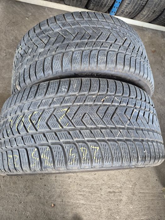 285/35R22 Pirelli