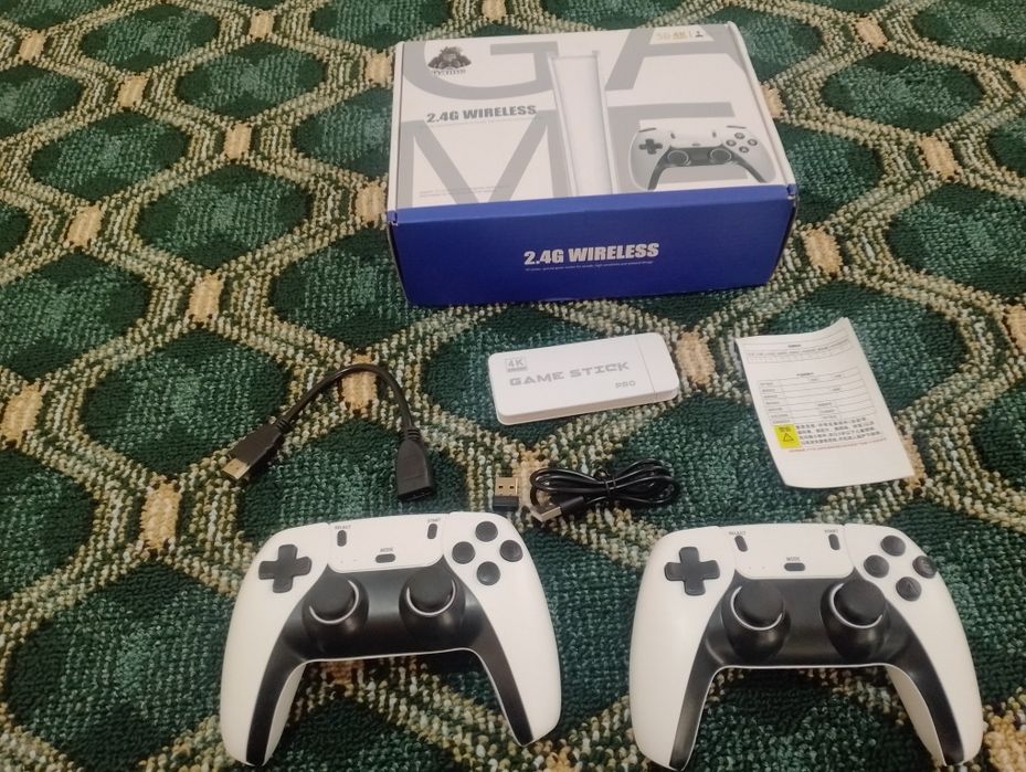 Pleysteyshn m15 2000+games