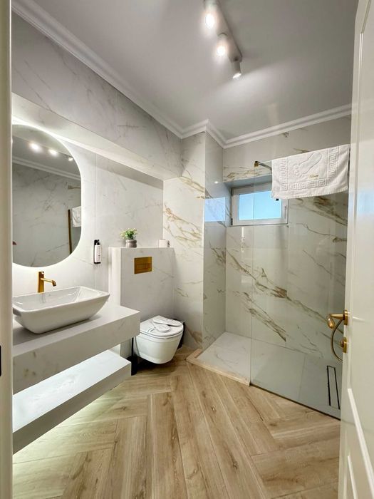 Primim Card Vacanta! Cazare Regim Hotelier Apartamente 1-2-3 Cam zona Palas Centru Newton EV-PL