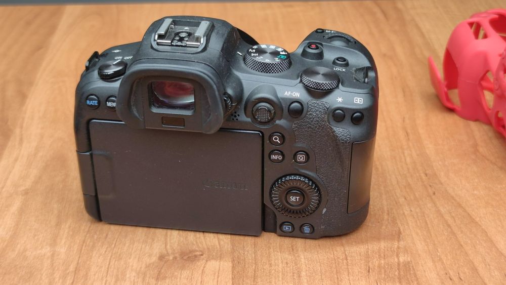 Canon EOS R6 + Canon ADAPTER  RF-EF