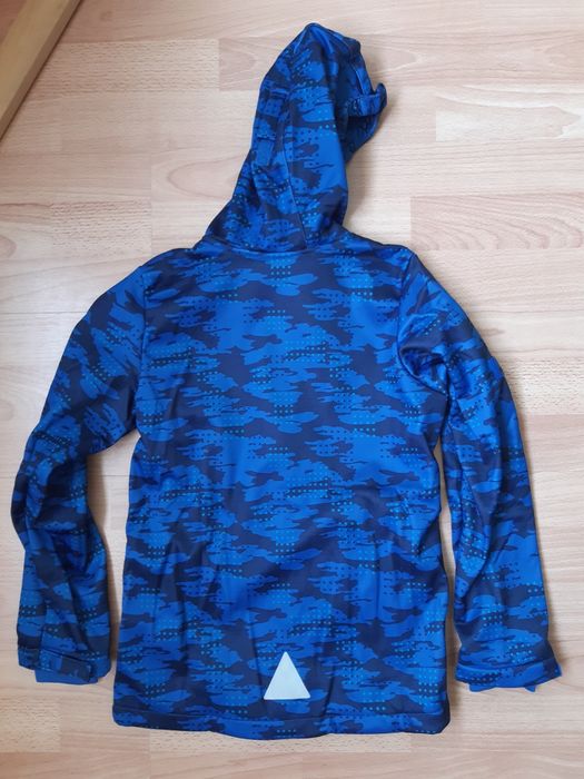 Ново софтшел яке за момче, размер 8-10 г