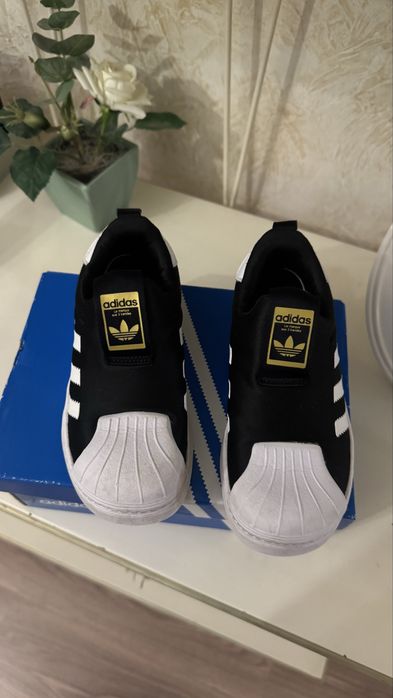 Кроссовки adidas originals размер 30,5