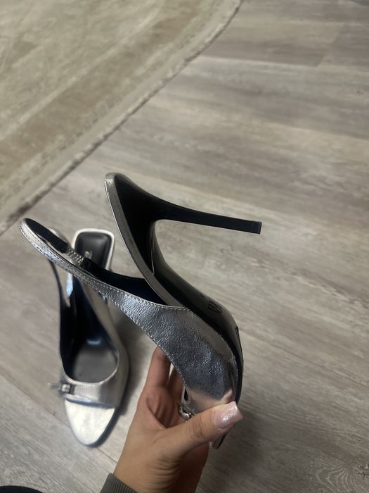 Босоножки на каблуках от Zara