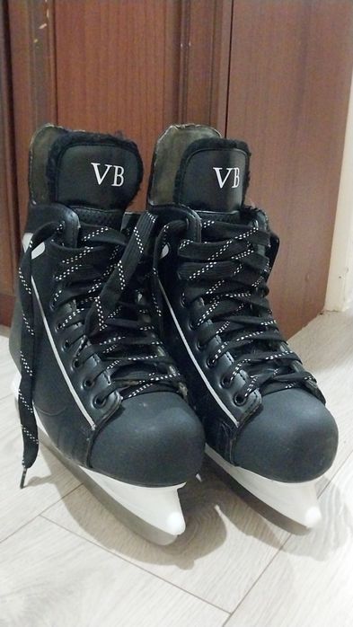 черные мужские коньки