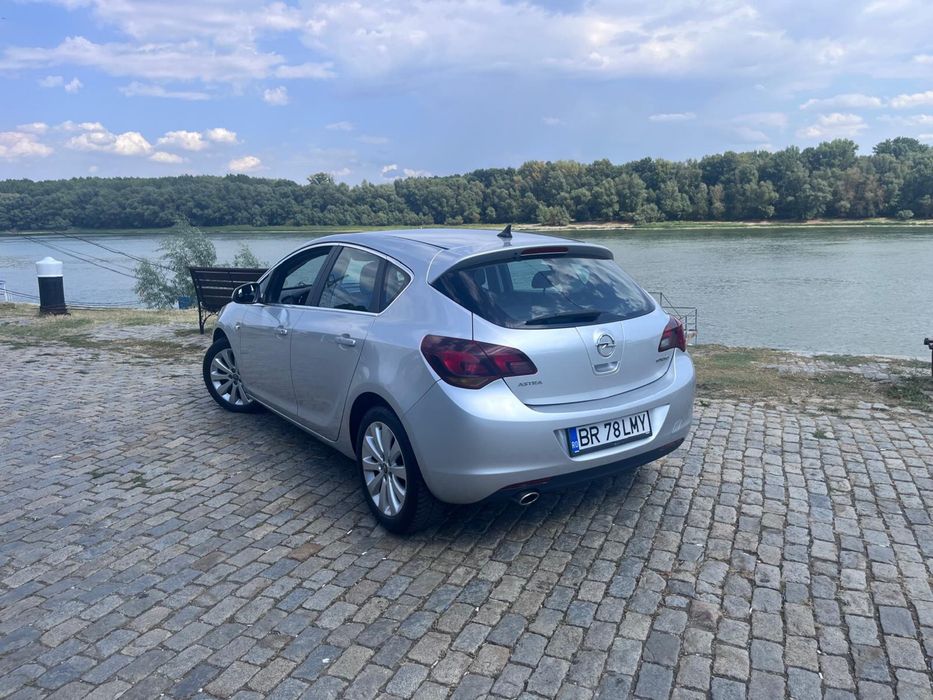 OPEL Astra 2013 — imagine 4
