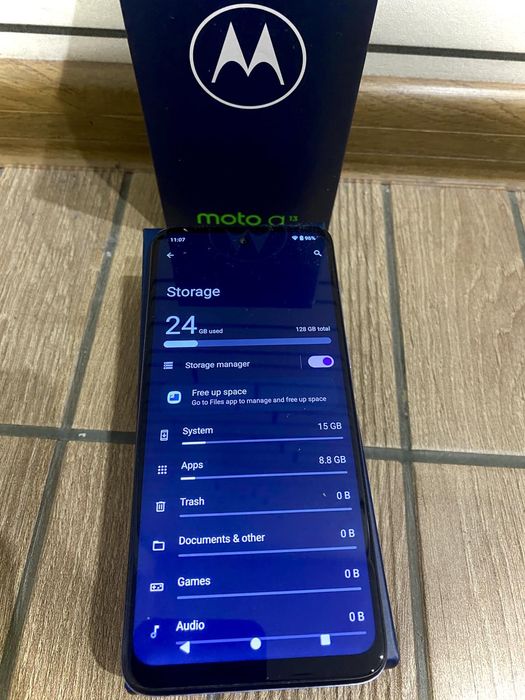 Motorola g13- запазен