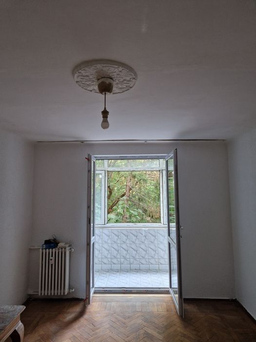 Propietar inchiriez garsoniera cf 2(24m)situata intr un bloc cu 4 nivele recent reabilitat situat pe blv Nicolae Grigorescu sect 3