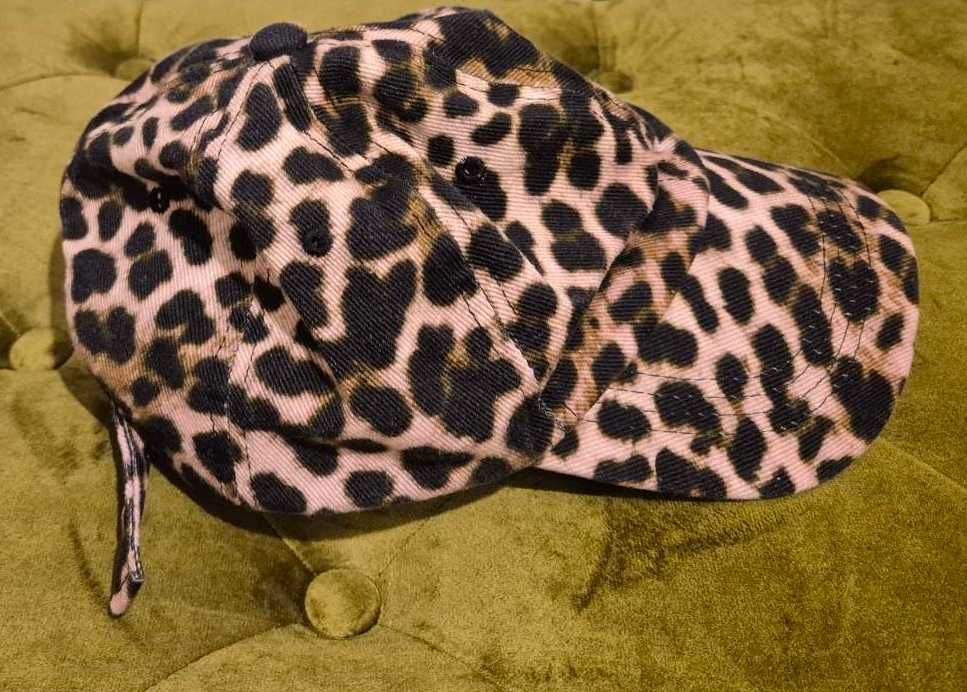 Sapca animal print [noua, fara eticheta]