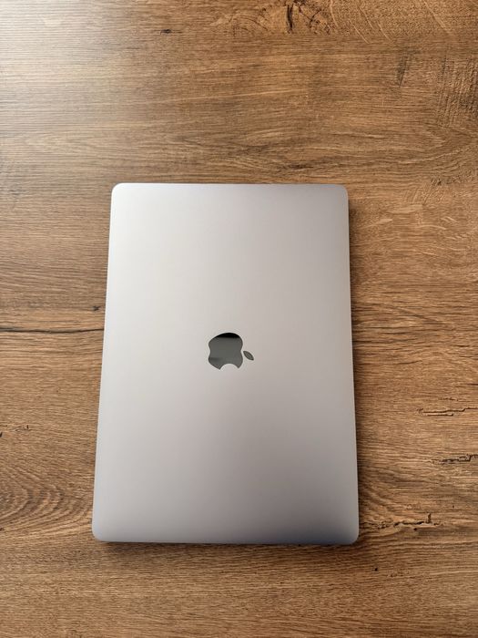 MacBook Pro 13” 2019 Intel Core i5 Quad-Core 1.4 8GB RAM 128GB SSD