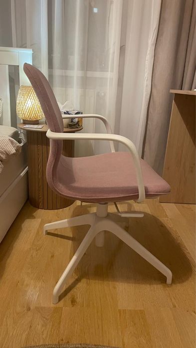 Scaun LANGFJALL roz cu alb IKEA