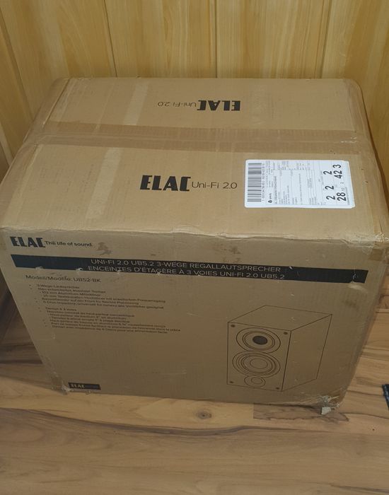 ELAC Uni-Fi UB52