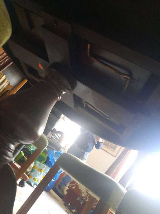 Scaune vechi plus Masa veche extensibila