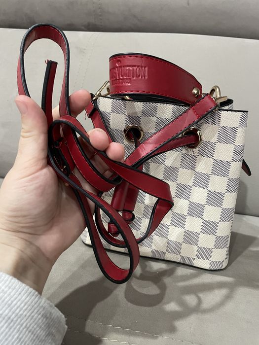 Vând geantă Louis Vuitton