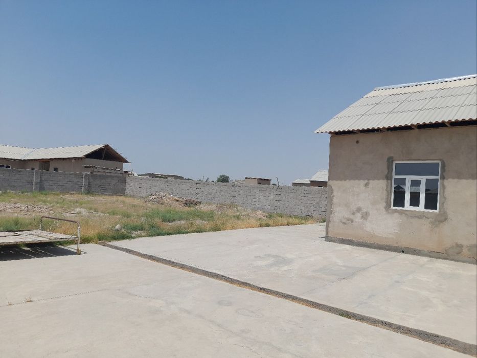 Uch qizilda xovli srochna sotiladi