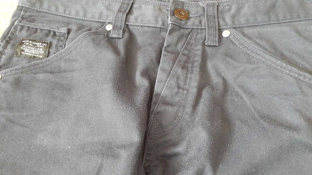 Мъжки дънки Jack & Jones криви