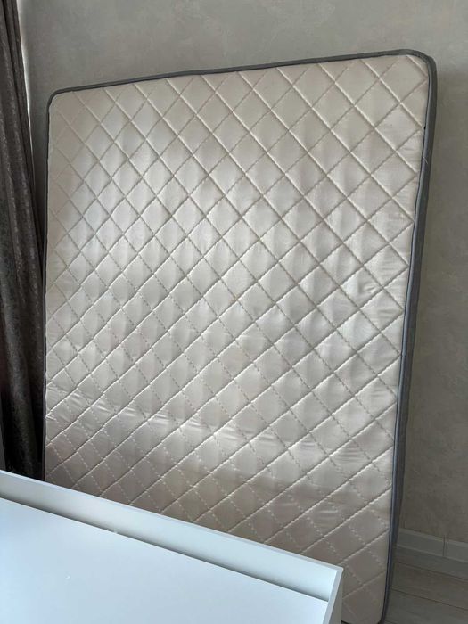Матрас 160х200 отдам даром
