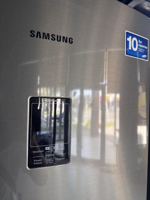 Продам Большой Холодильник БОШ