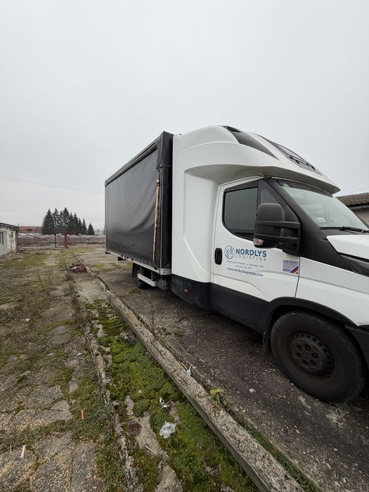Vand sau schimb Duba Iveco daily  xxl plus remorca 3.5t