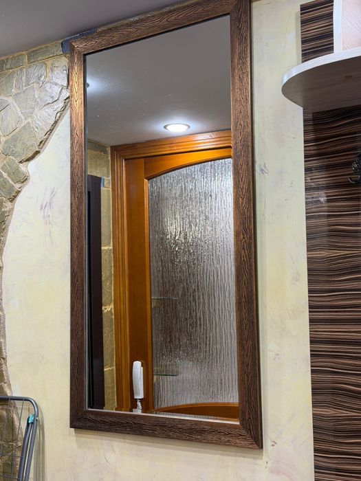 Зеркало в багетной раме