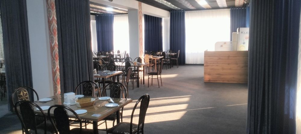 Uch pahlavon kafe restoran